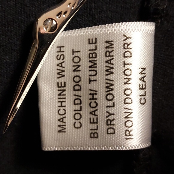 ChicYea Black & White Floral Skull Graphic Short Sleeve T-Shirt Size XL - Picture 8 of 8